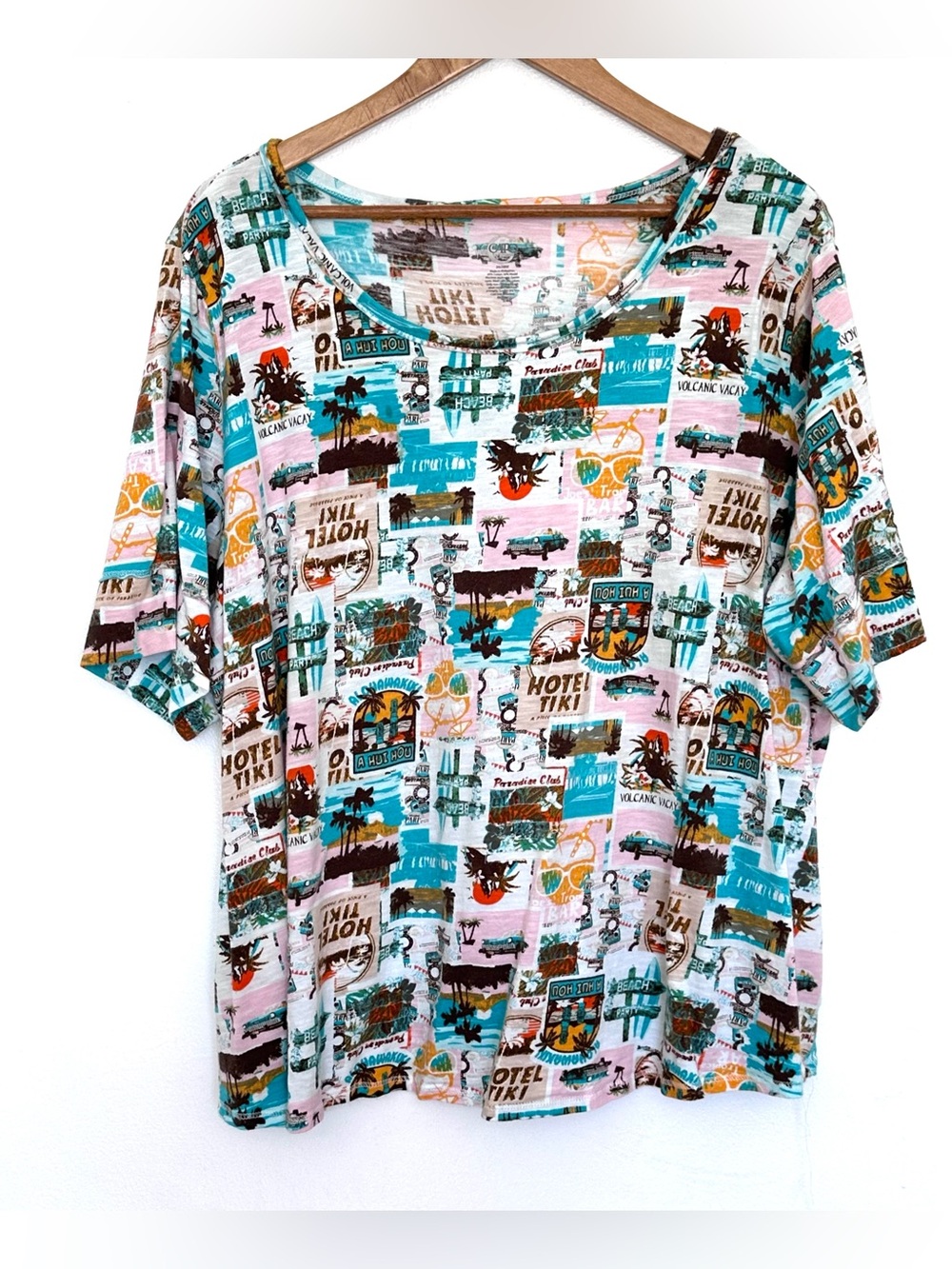 Cato Plus Shirt Women’s 26/28W Tiki Paradise Club Volcanic Vacay Short Sleeve
